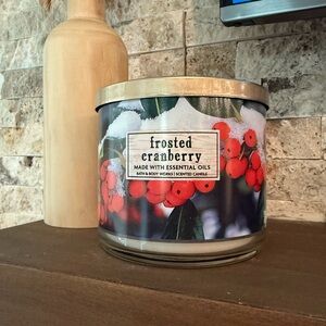 NWT | Bath & Body Works Frosted Cranberry Candle